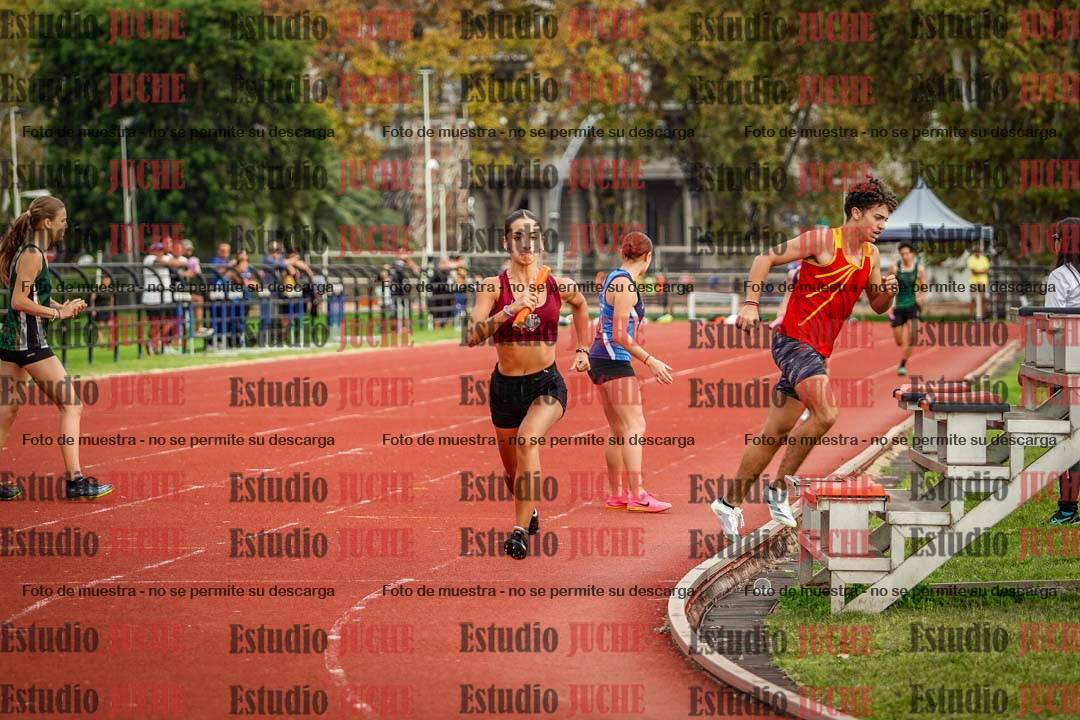 Fotos de los relevos 8x300 m mixtos