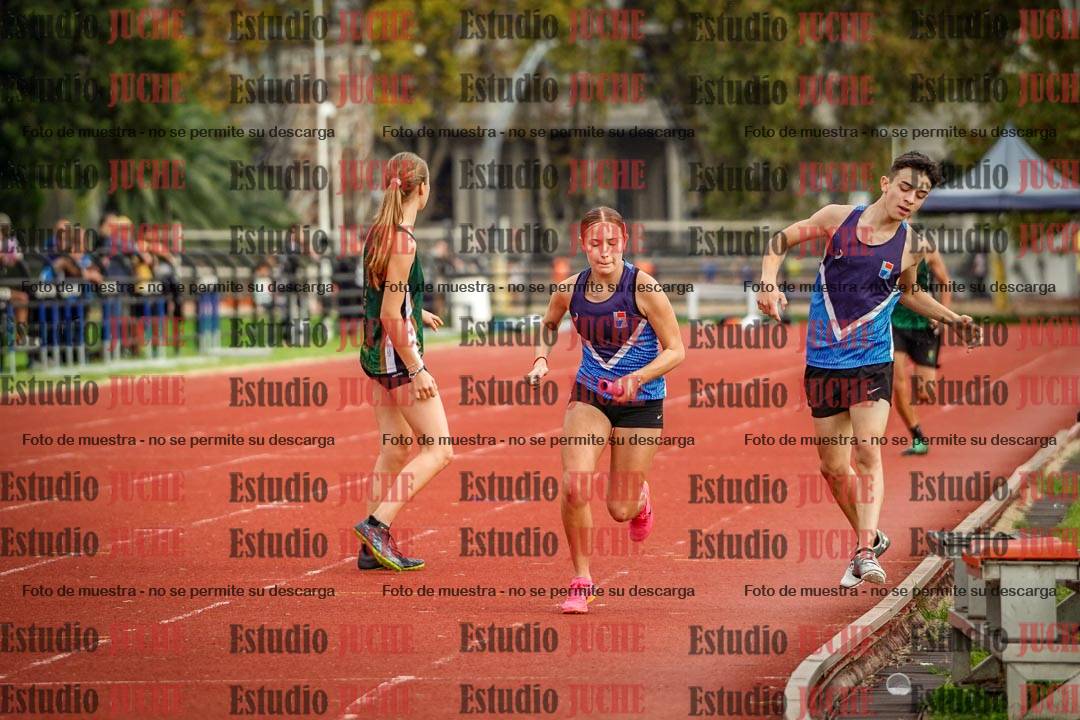 Fotos de los relevos 8x300 m mixtos