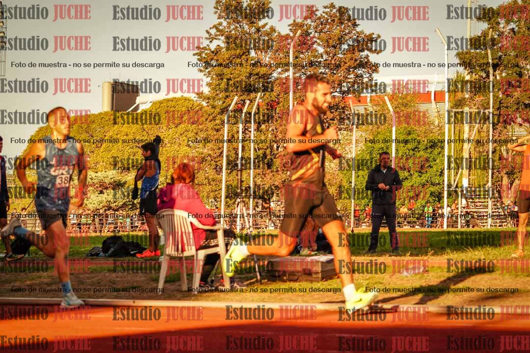 Fotos de los 3000 m llanos de varones