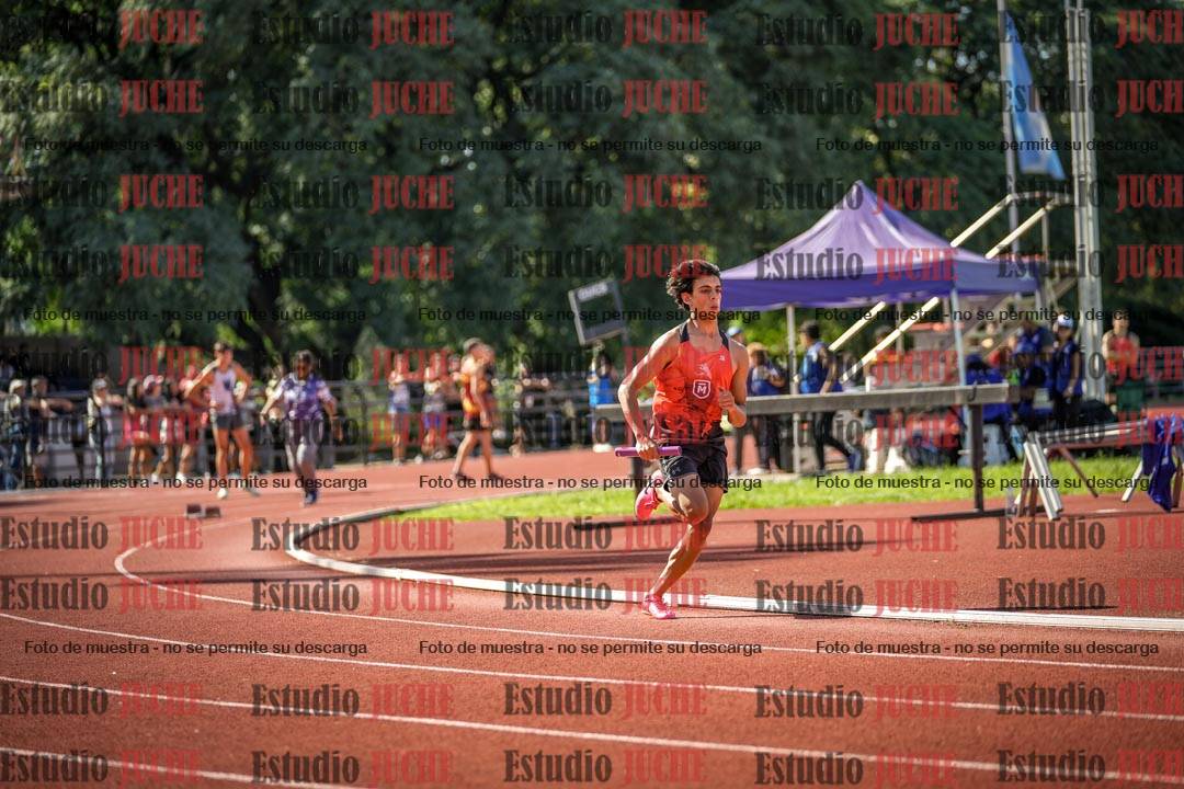 Fotos de las postas 4x400 m llanos de varones