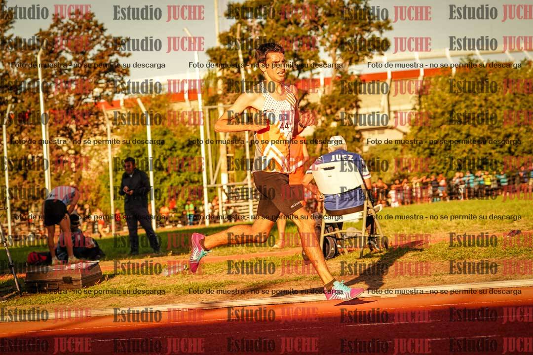 Fotos de los 3000 m llanos de varones