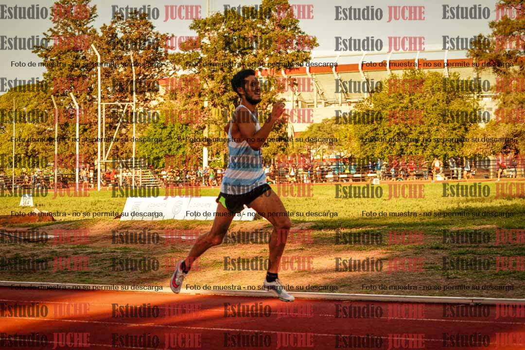 Fotos de los 3000 m llanos de varones
