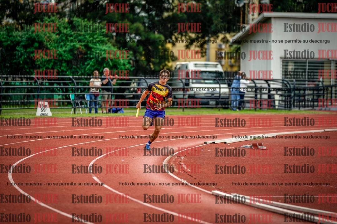 Fotos de los relevos 8x300 m mixtos