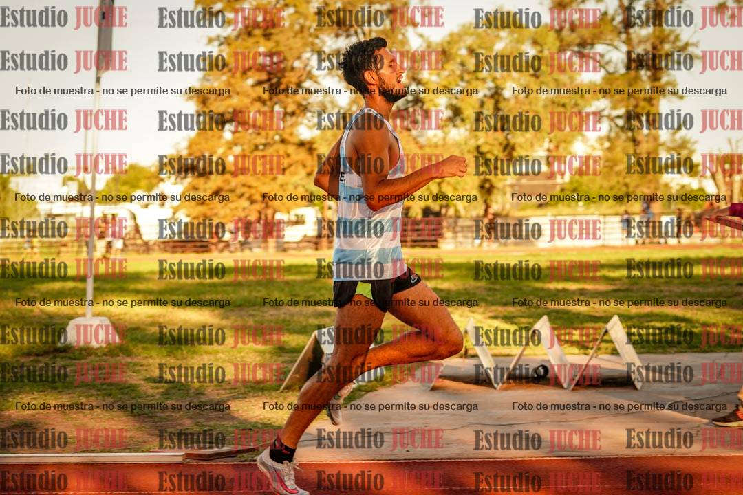 Fotos de los 3000 m llanos de varones
