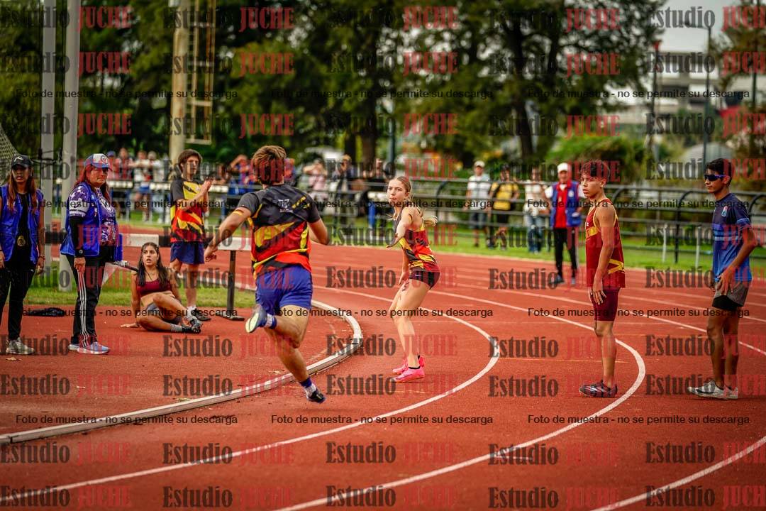 Fotos de los relevos 8x300 m mixtos