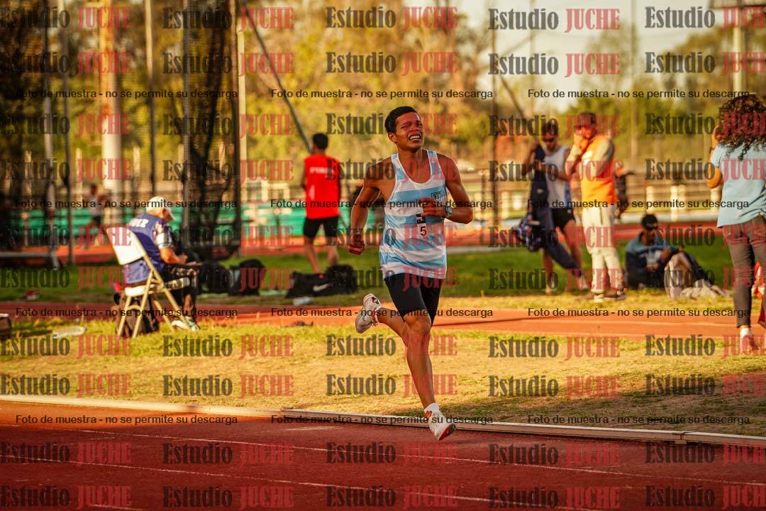 Fotos de los 3000 m llanos de varones