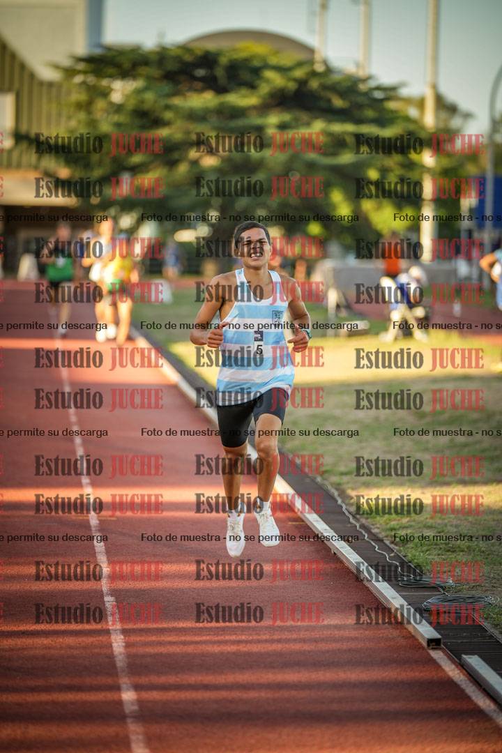 Fotos de los 3000 m llanos de varones
