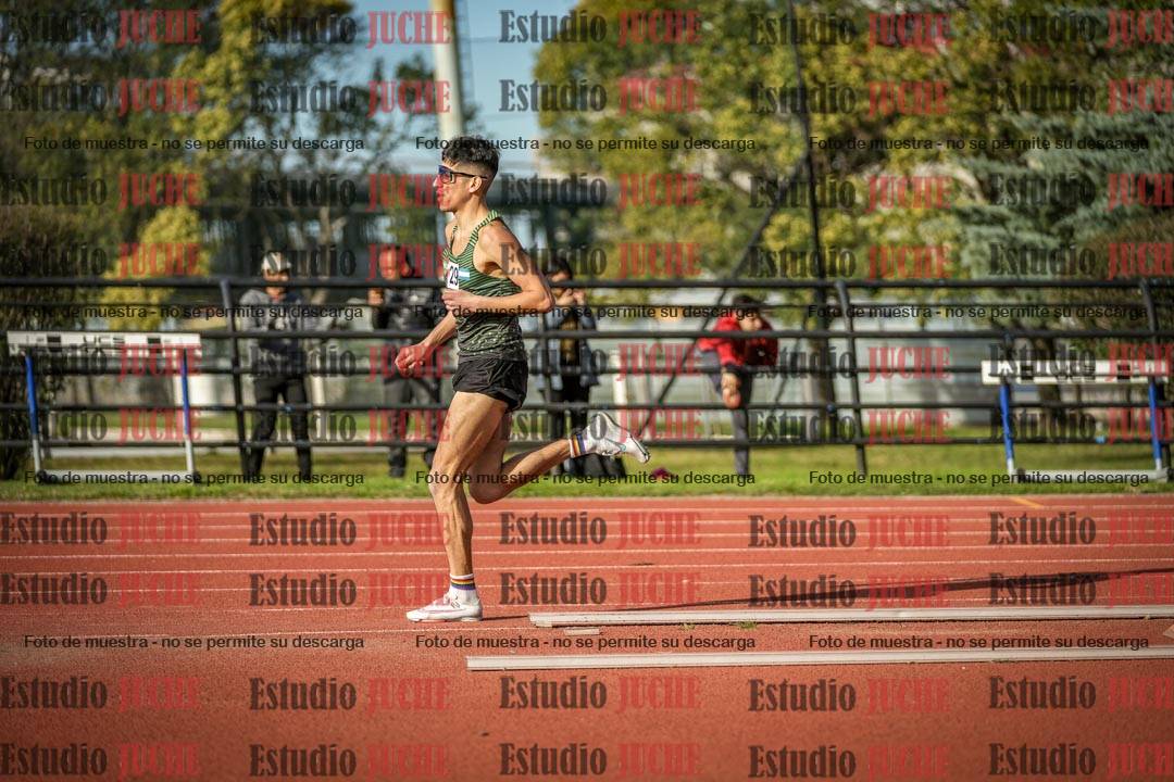 Fotos de los 3000 m llanos de varones