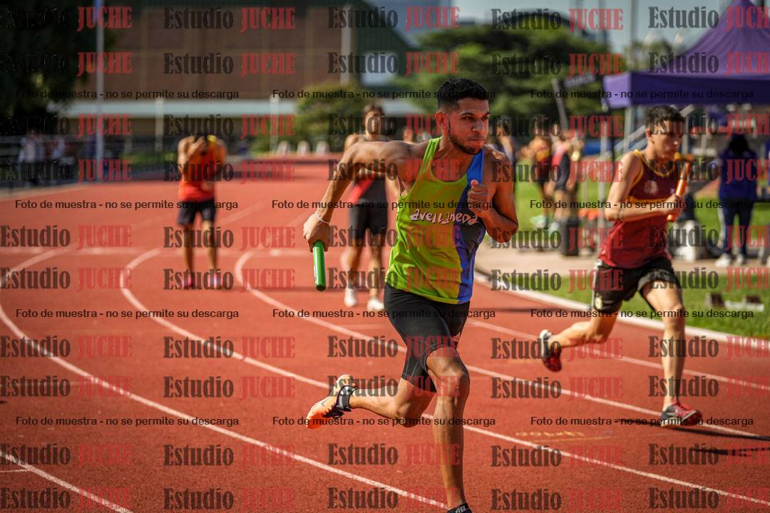 Fotos de las postas 4x400 m llanos de varones