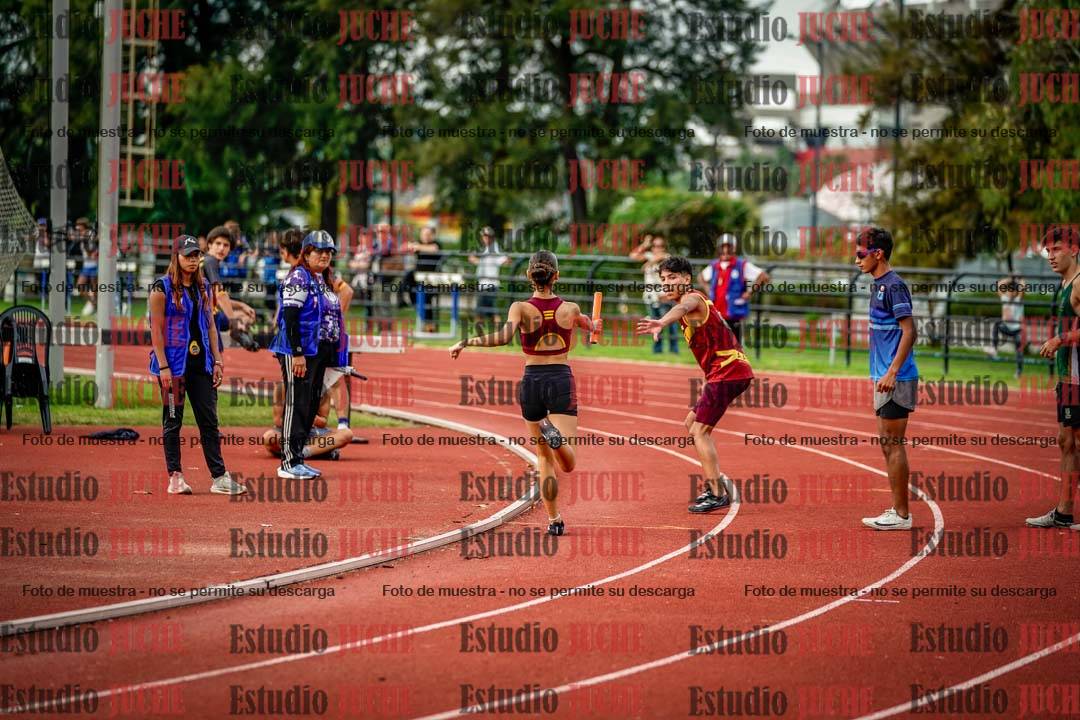 Fotos de los relevos 8x300 m mixtos