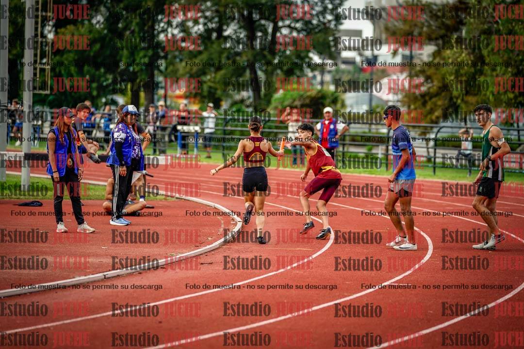 Fotos de los relevos 8x300 m mixtos