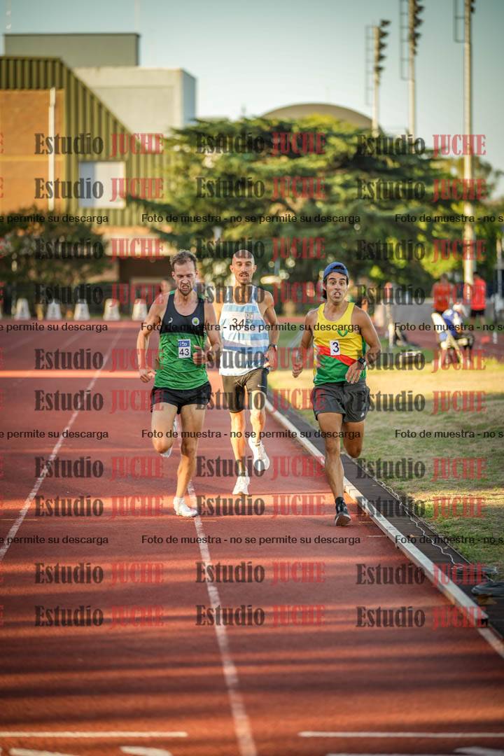 Fotos de los 3000 m llanos de varones