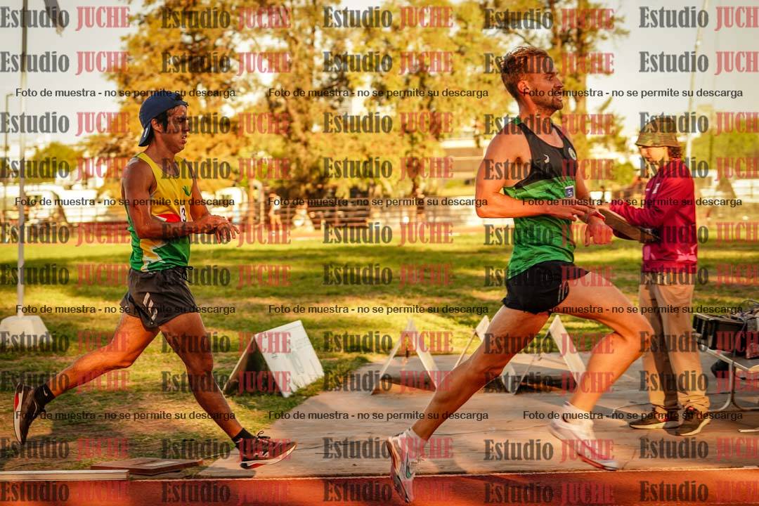 Fotos de los 3000 m llanos de varones