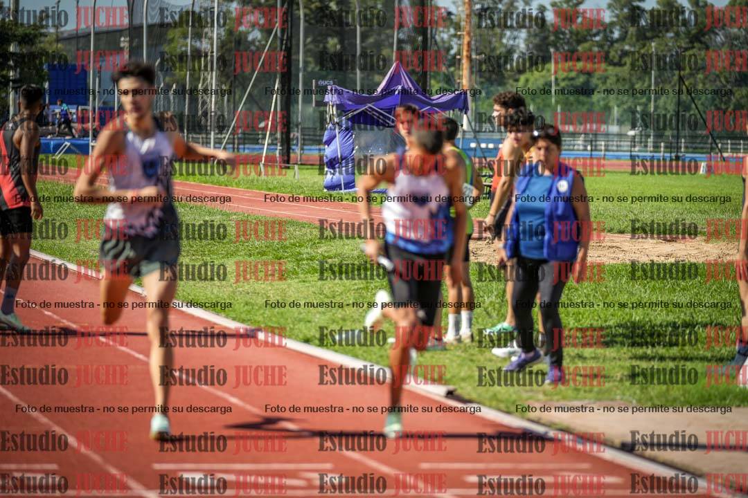 Fotos de las postas 4x400 m llanos de varones
