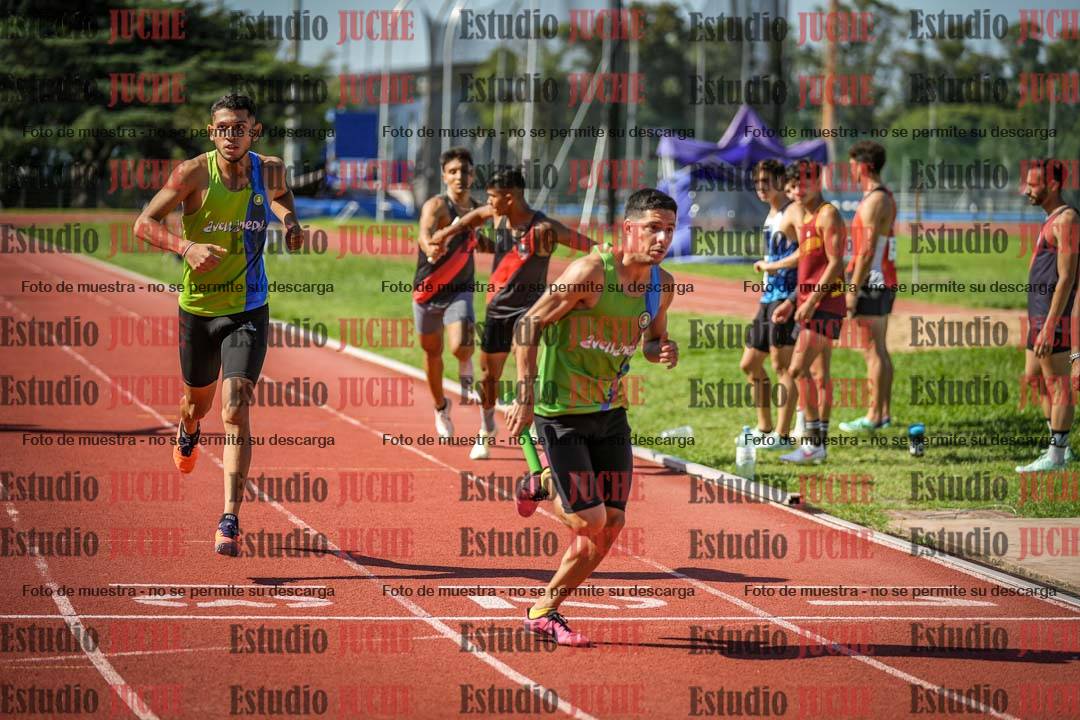 Fotos de las postas 4x400 m llanos de varones