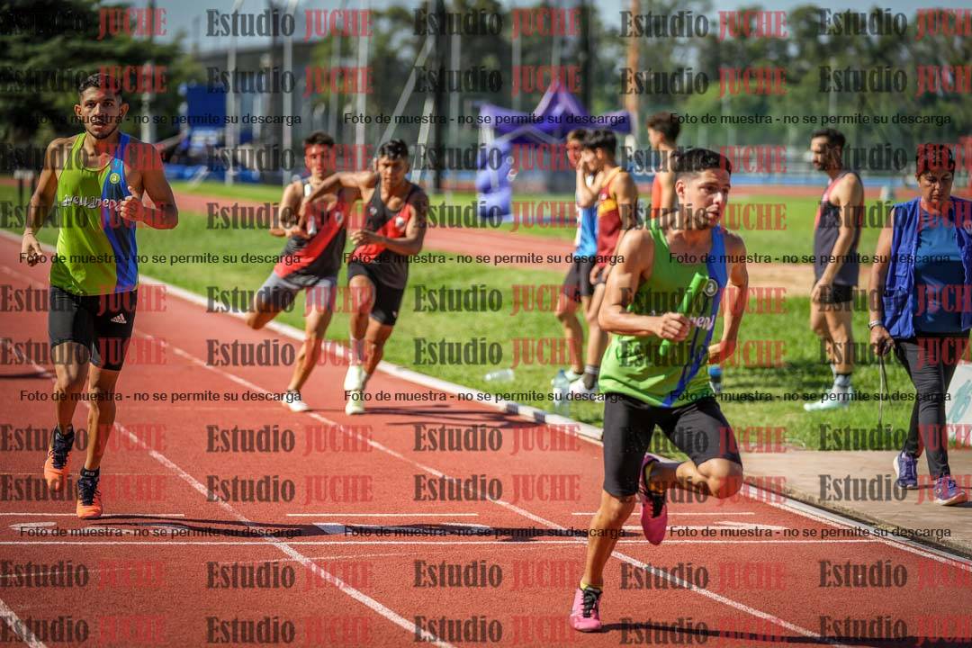 Fotos de las postas 4x400 m llanos de varones
