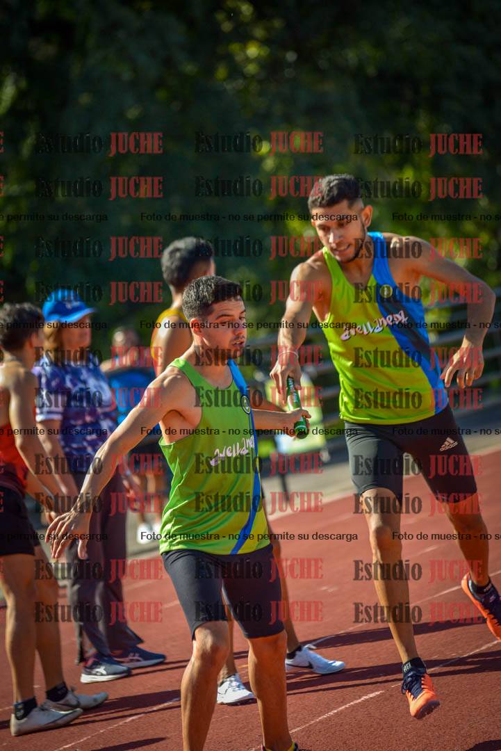 Fotos de las postas 4x400 m llanos de varones