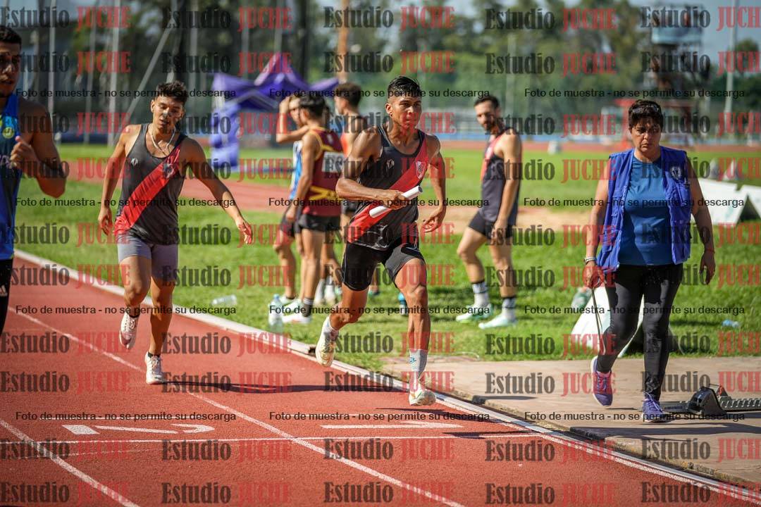 Fotos de las postas 4x400 m llanos de varones