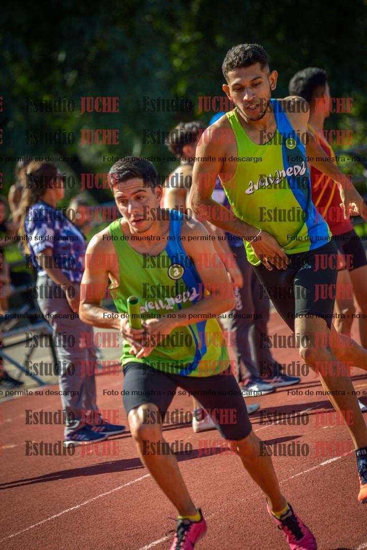 Fotos de las postas 4x400 m llanos de varones