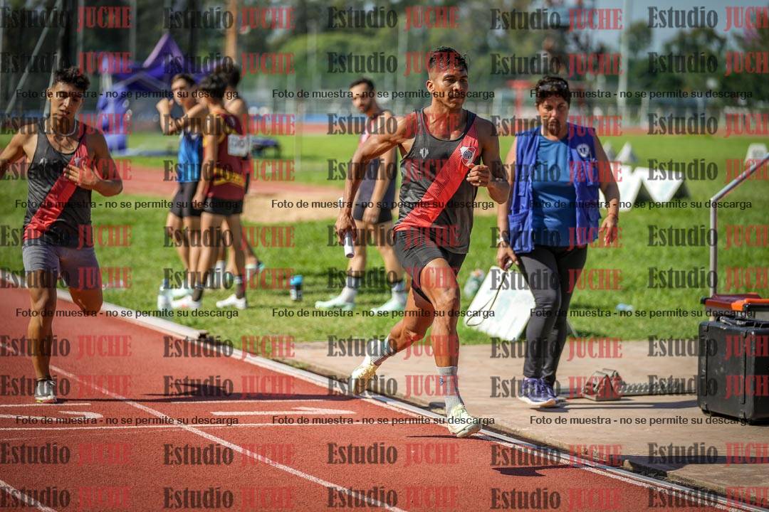 Fotos de las postas 4x400 m llanos de varones