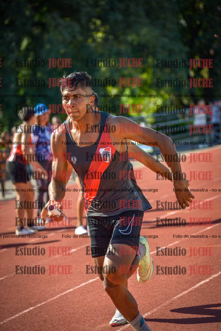 Fotos de las postas 4x400 m llanos de varones