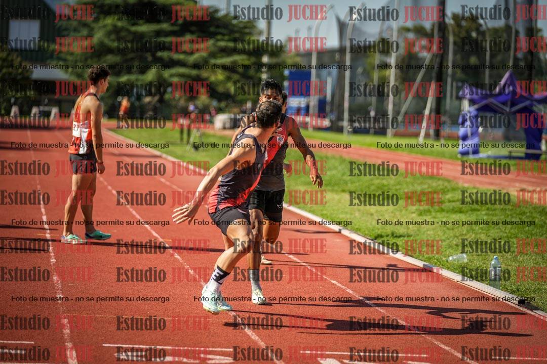 Fotos de las postas 4x400 m llanos de varones