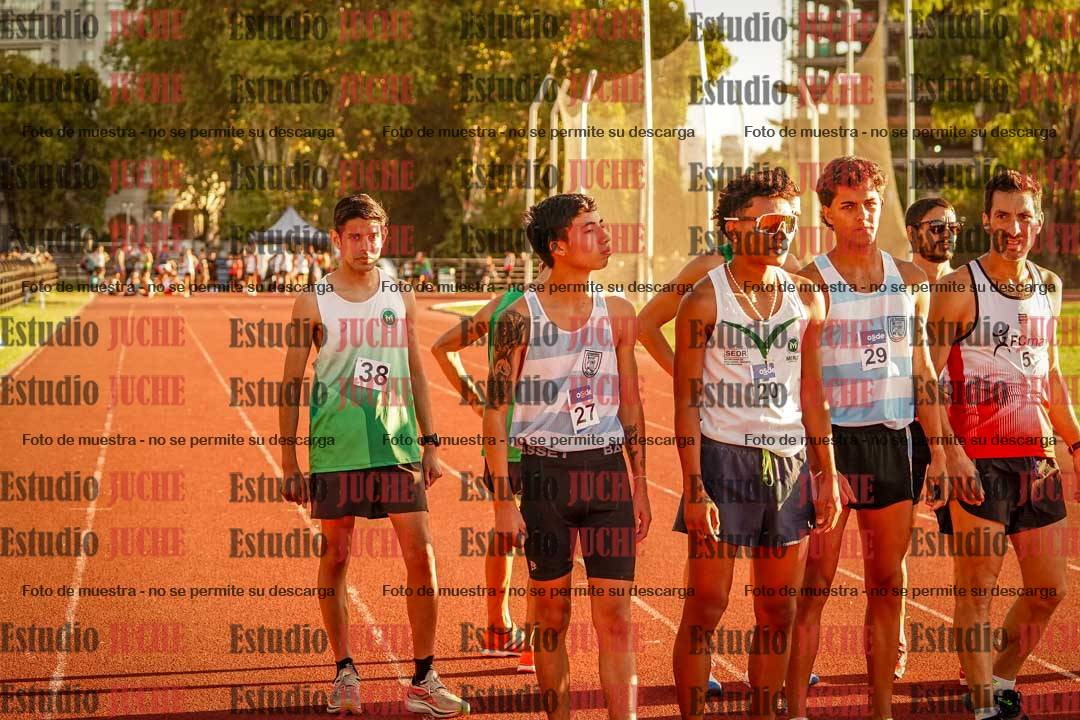 Fotos de los 3000 m llanos de varones
