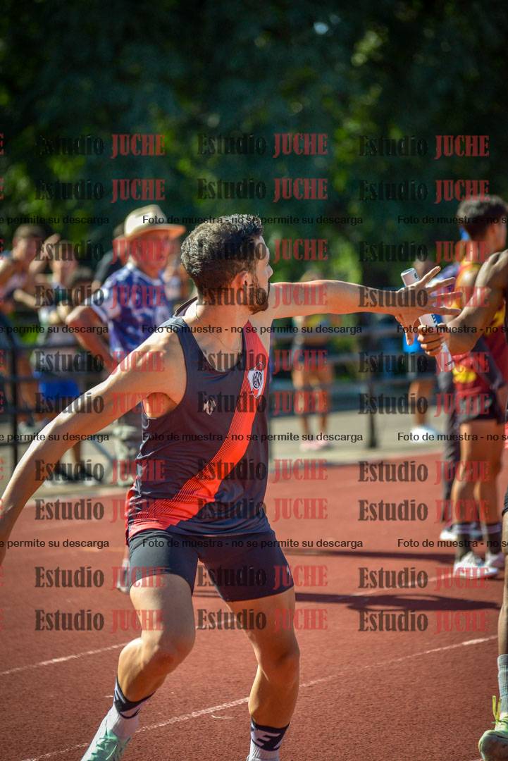 Fotos de las postas 4x400 m llanos de varones