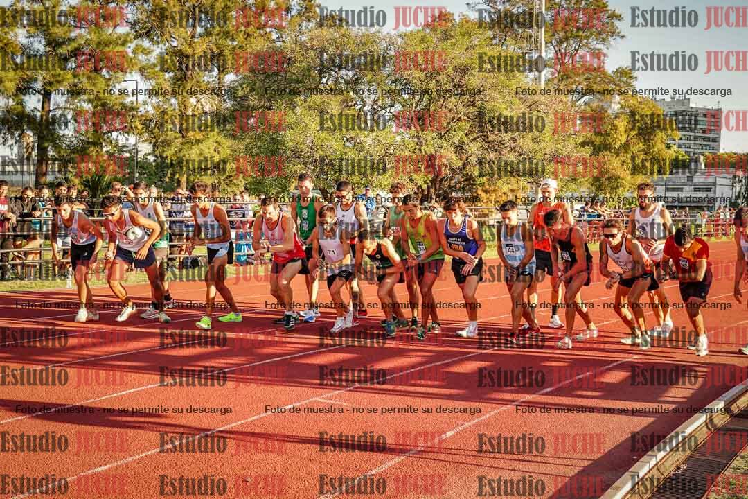 Fotos de los 3000 m llanos de varones