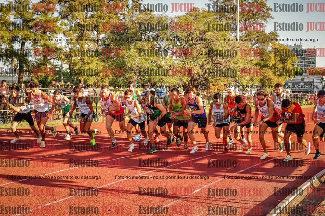 Fotos de los 3000 m llanos de varones
