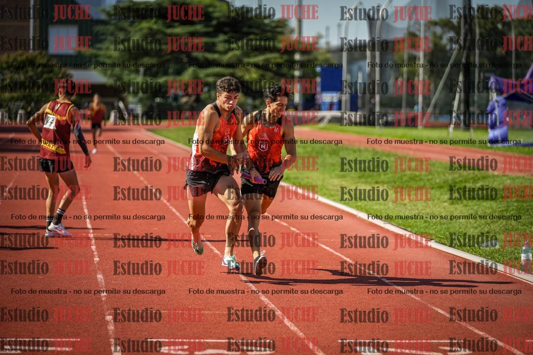 Fotos de las postas 4x400 m llanos de varones