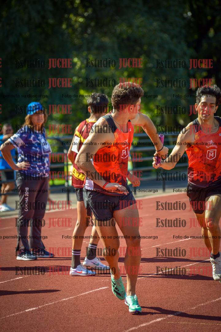 Fotos de las postas 4x400 m llanos de varones