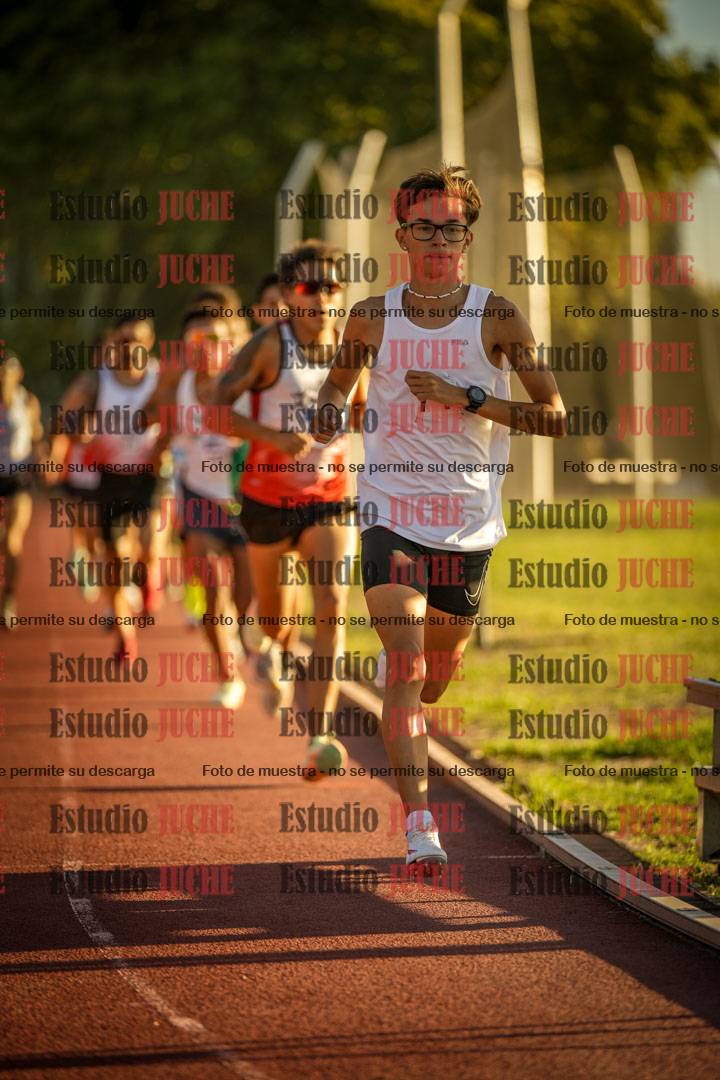 Fotos de los 3000 m llanos de varones