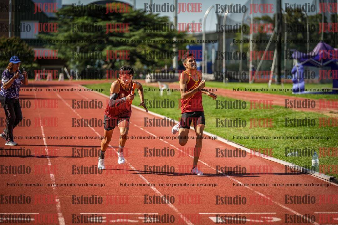 Fotos de las postas 4x400 m llanos de varones