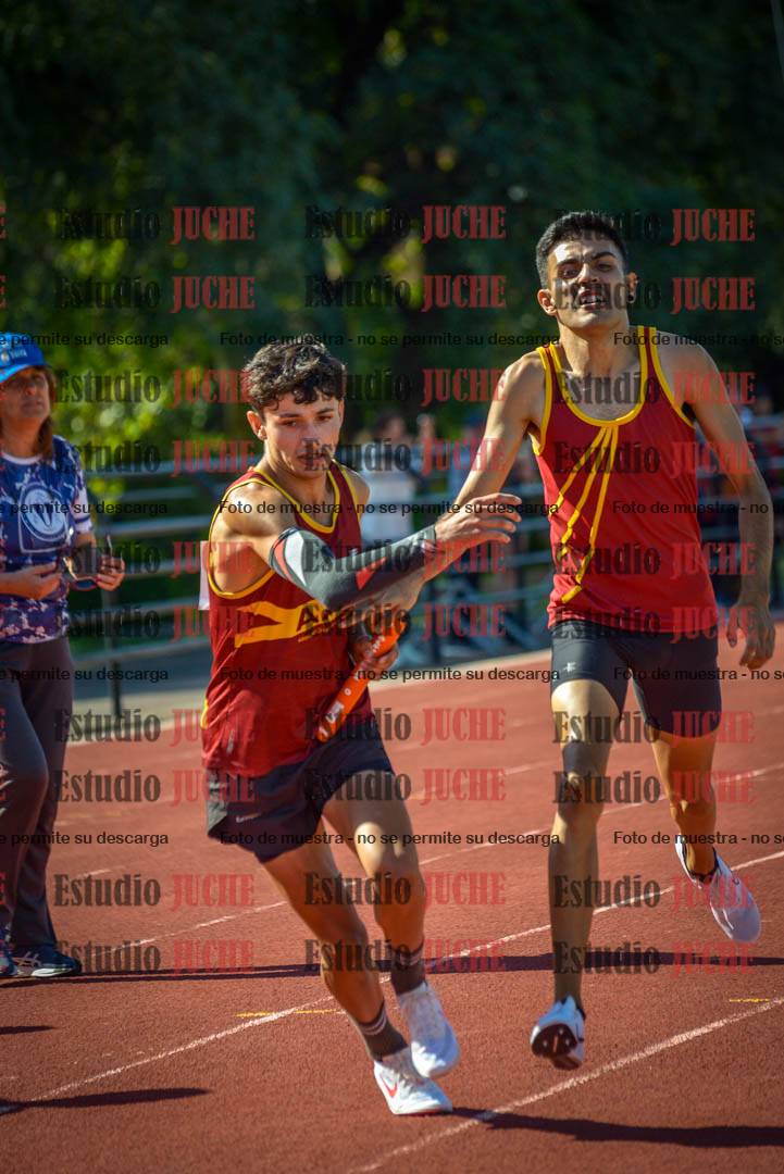 Fotos de las postas 4x400 m llanos de varones
