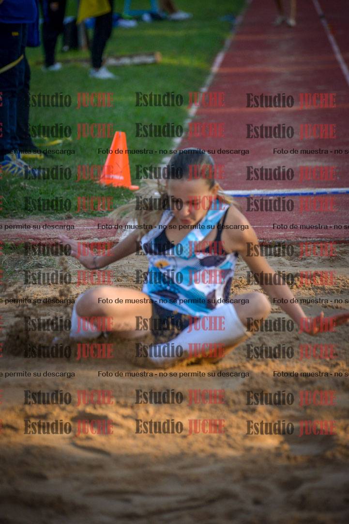 Fotos del salto en largo - mujeres U16