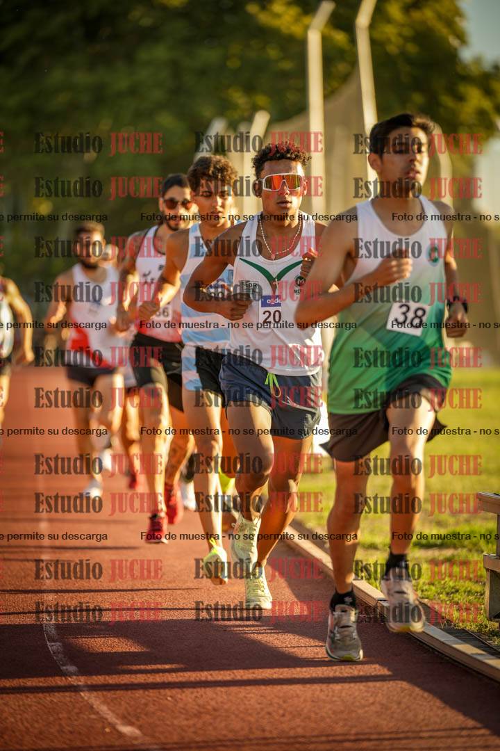 Fotos de los 3000 m llanos de varones