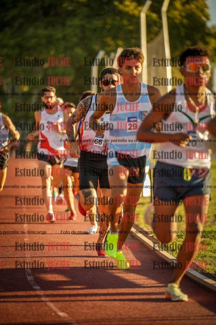 Fotos de los 3000 m llanos de varones