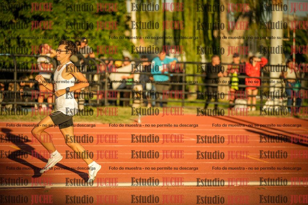 Fotos de los 3000 m llanos de varones