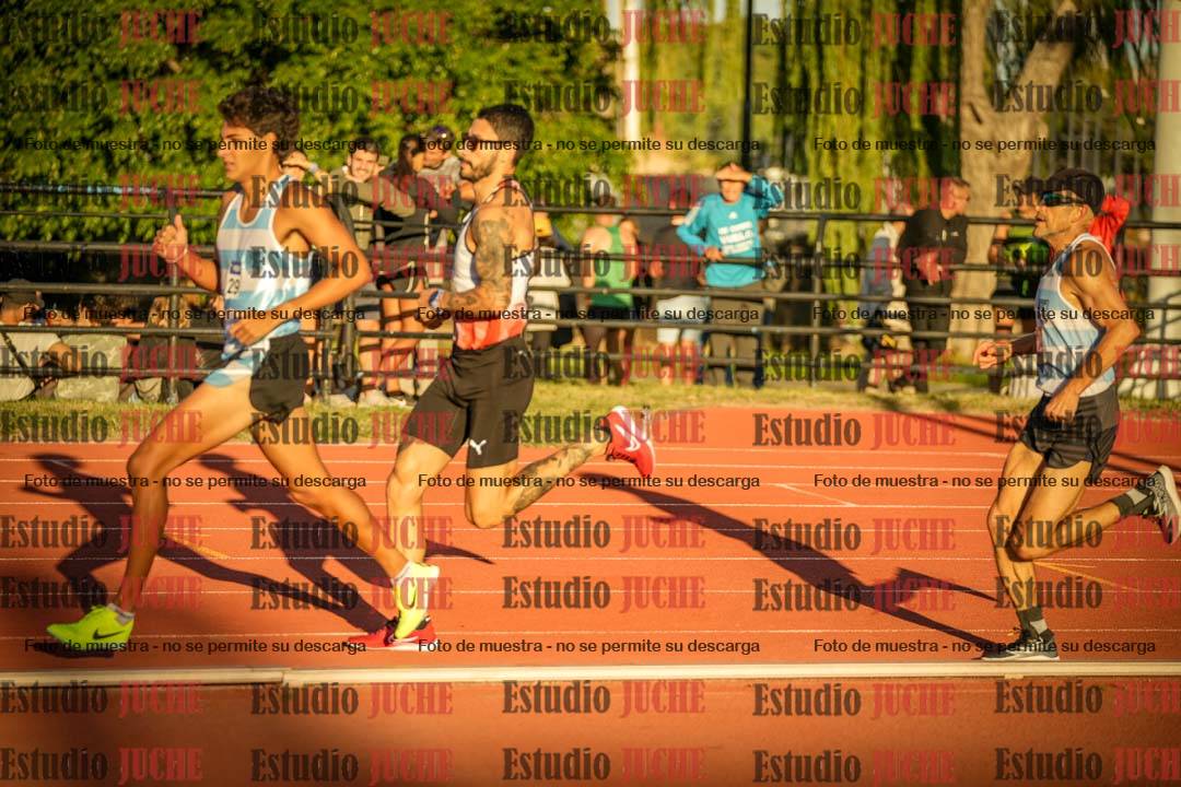 Fotos de los 3000 m llanos de varones