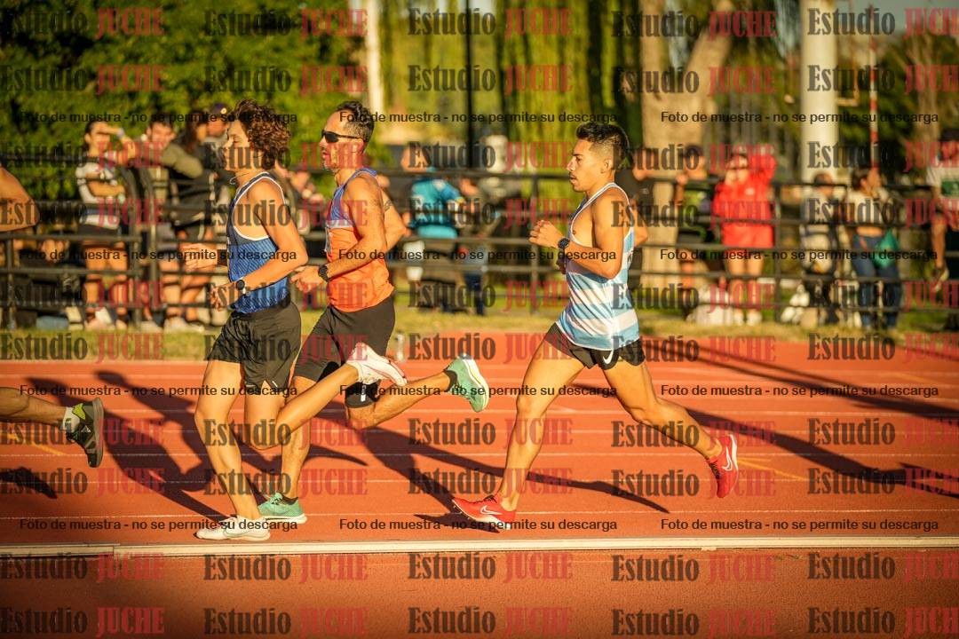 Fotos de los 3000 m llanos de varones
