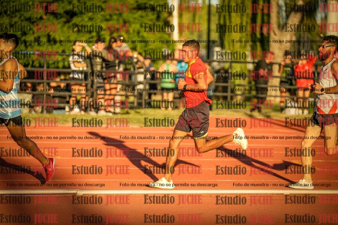 Fotos de los 3000 m llanos de varones