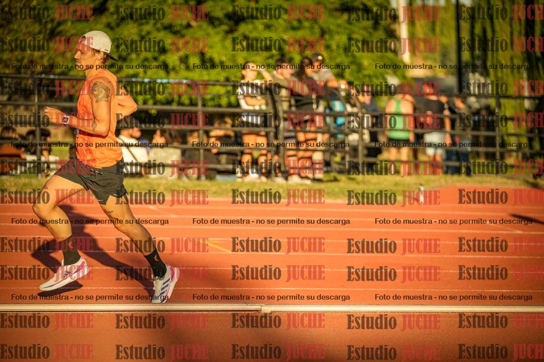 Fotos de los 3000 m llanos de varones