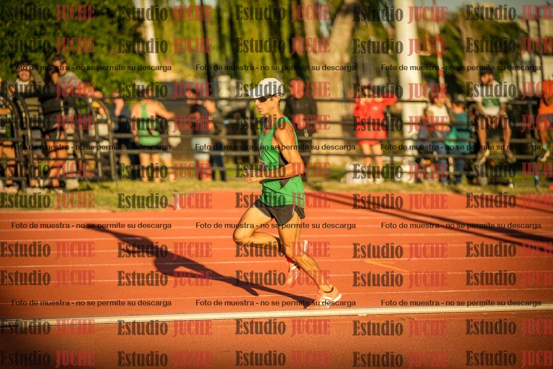 Fotos de los 3000 m llanos de varones