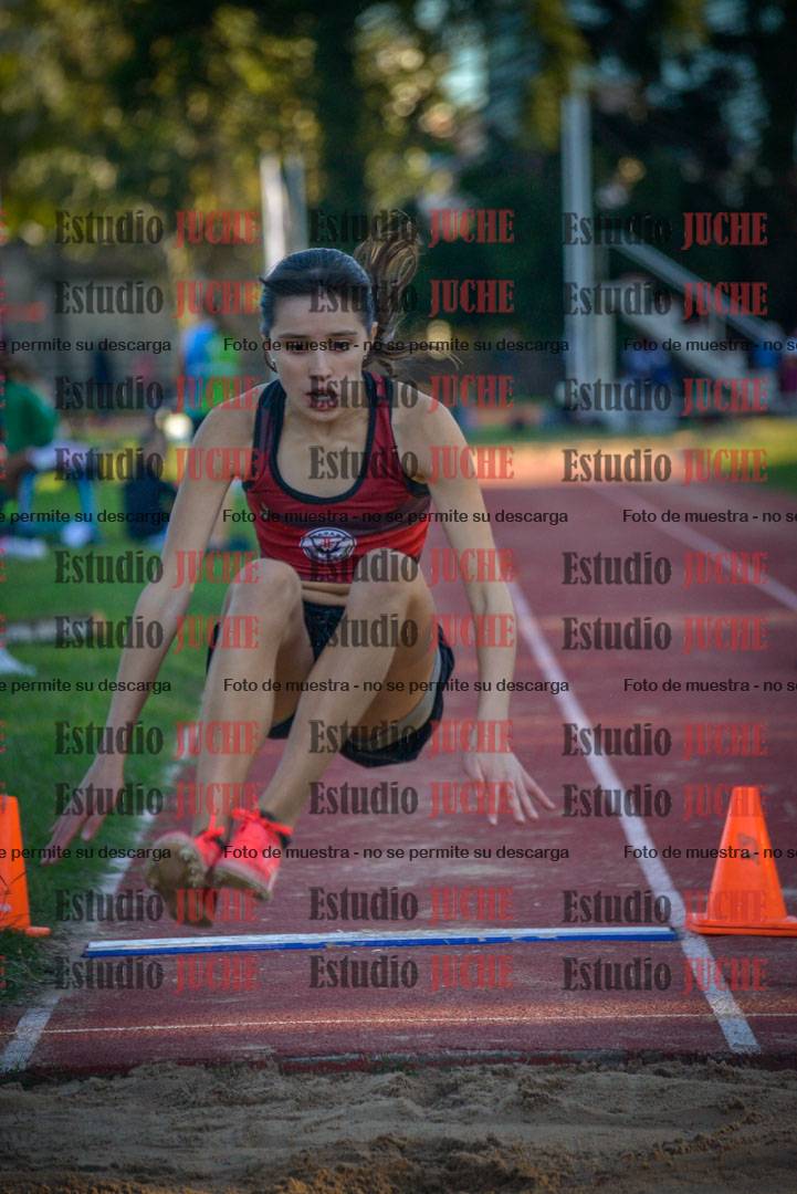 Fotos del salto en largo - mujeres U16