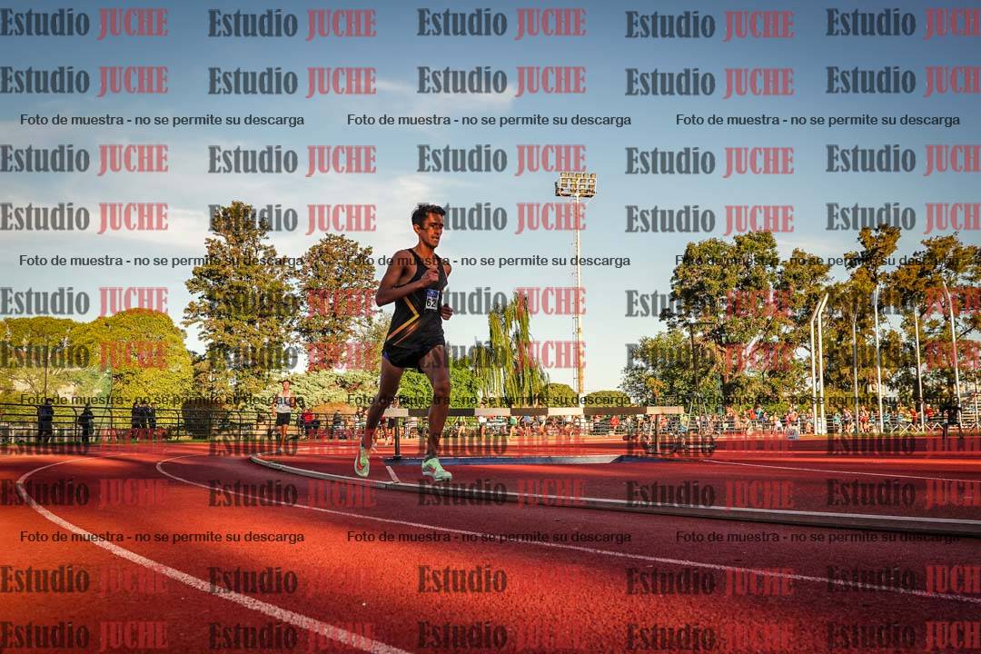 Fotos de los 3000 m llanos de varones