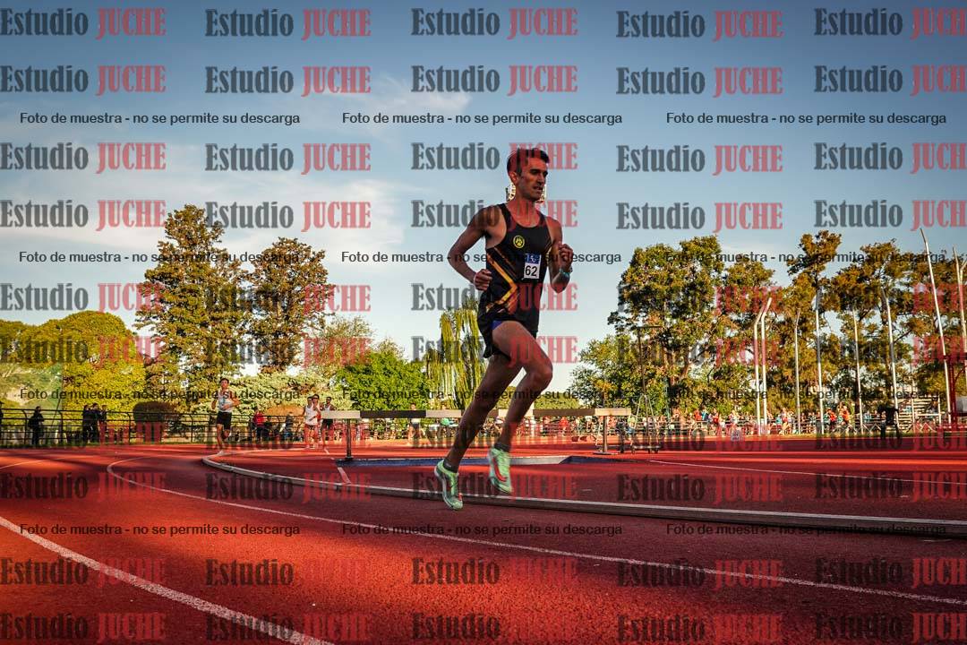 Fotos de los 3000 m llanos de varones