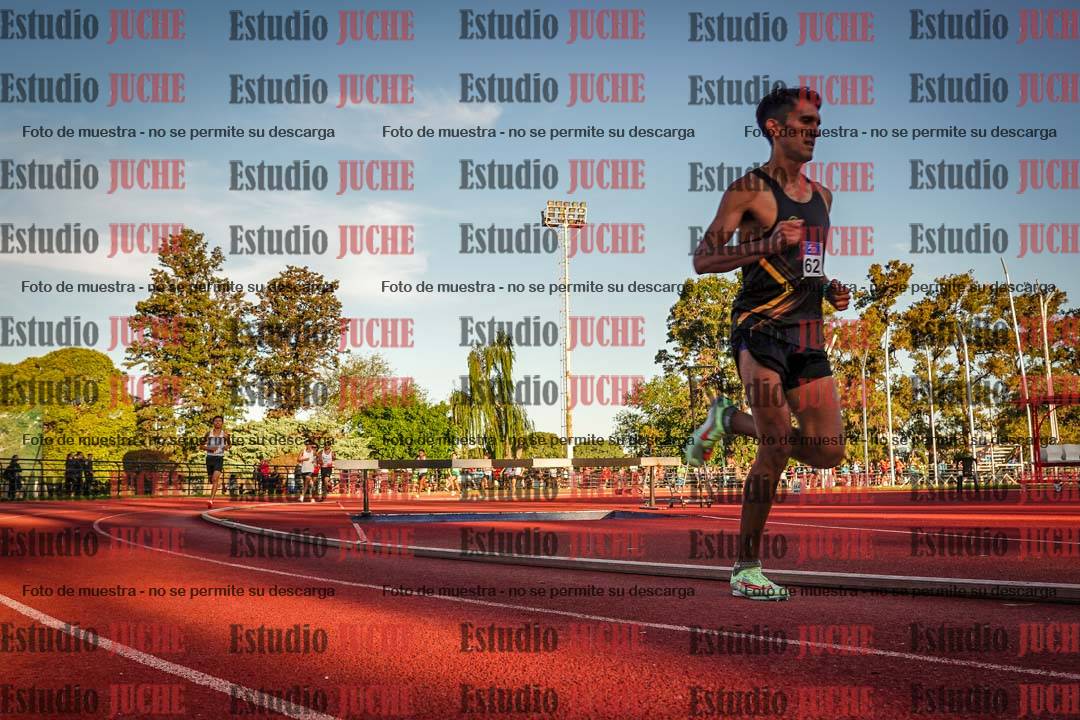 Fotos de los 3000 m llanos de varones