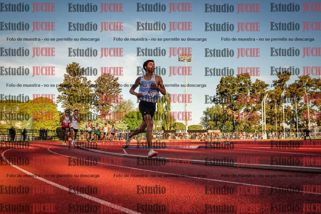 Fotos de los 3000 m llanos de varones