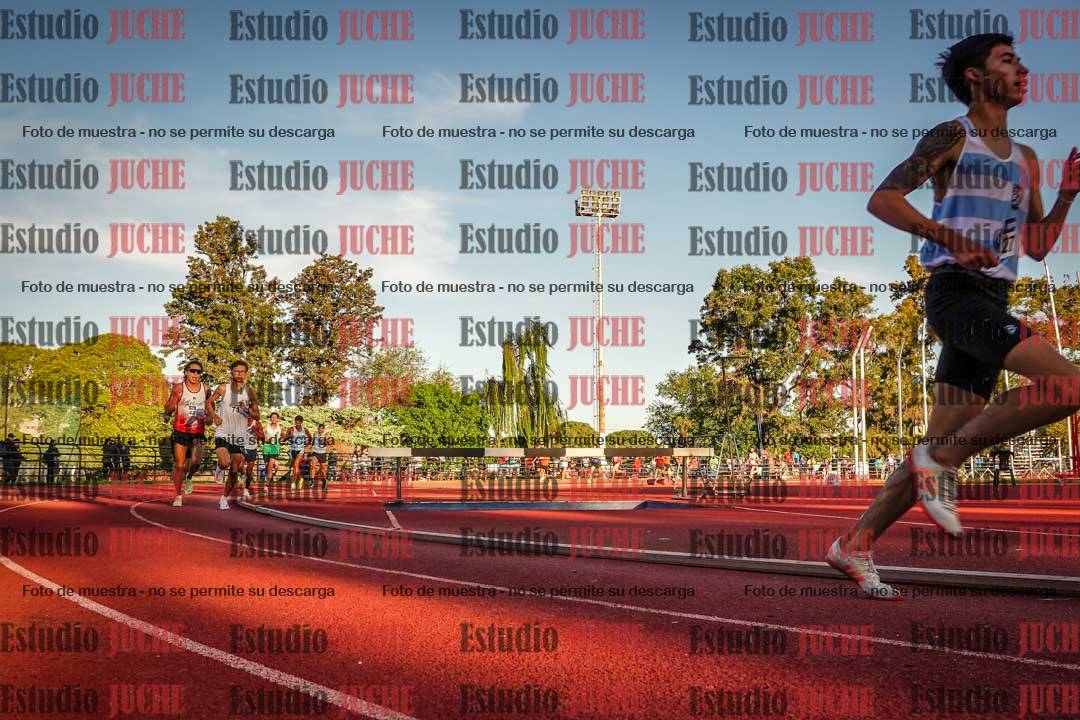 Fotos de los 3000 m llanos de varones